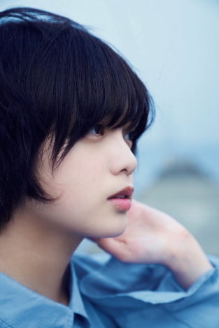 欅坂46写真集が発売1週間で3度目重版 累計22万部に【全21人アザー