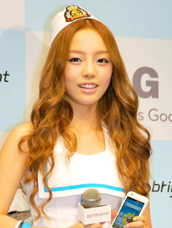 ク・ハラの画像・写真 | KARA、5人で仲良くパラパラ生披露「たくさん