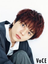 Sexy Zone佐藤勝利、『VOCE』に単独登場 美しすぎる顔面でスタッフ
