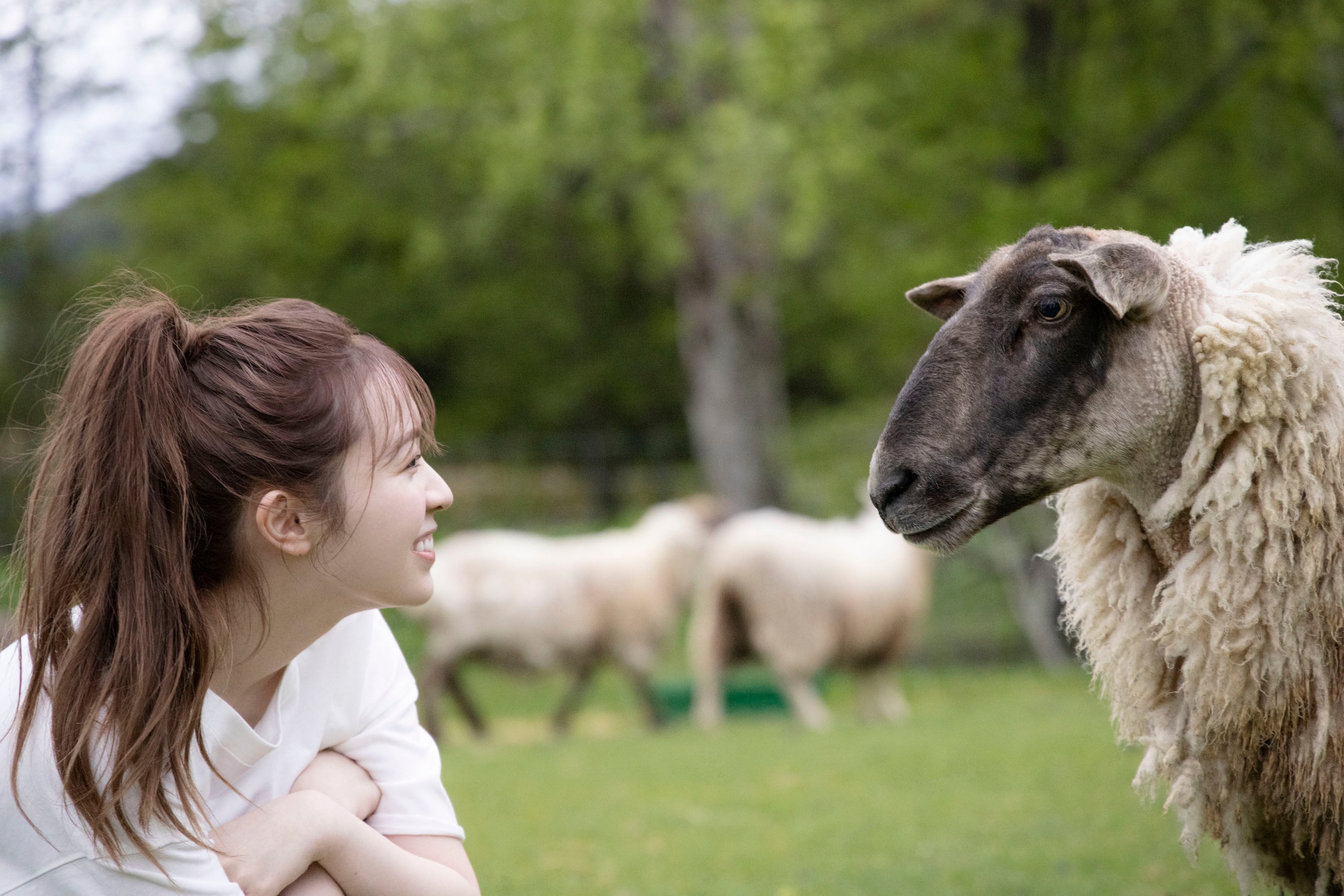 乃木坂46渡辺みり愛“ナチュラルかわいい”写真集カット公開 フルーツ
