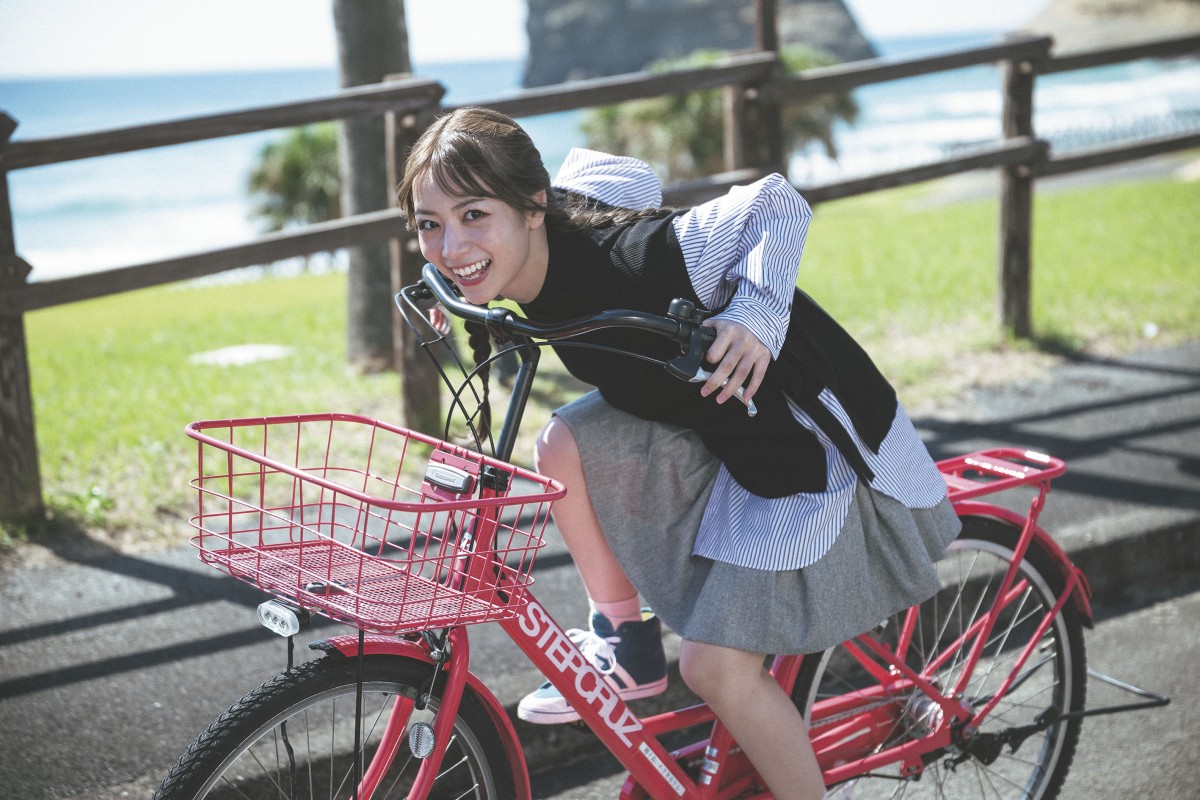 乃木坂46北野日奈子、種子島で“走れ！Bicycle” 自転車にまたがる笑顔