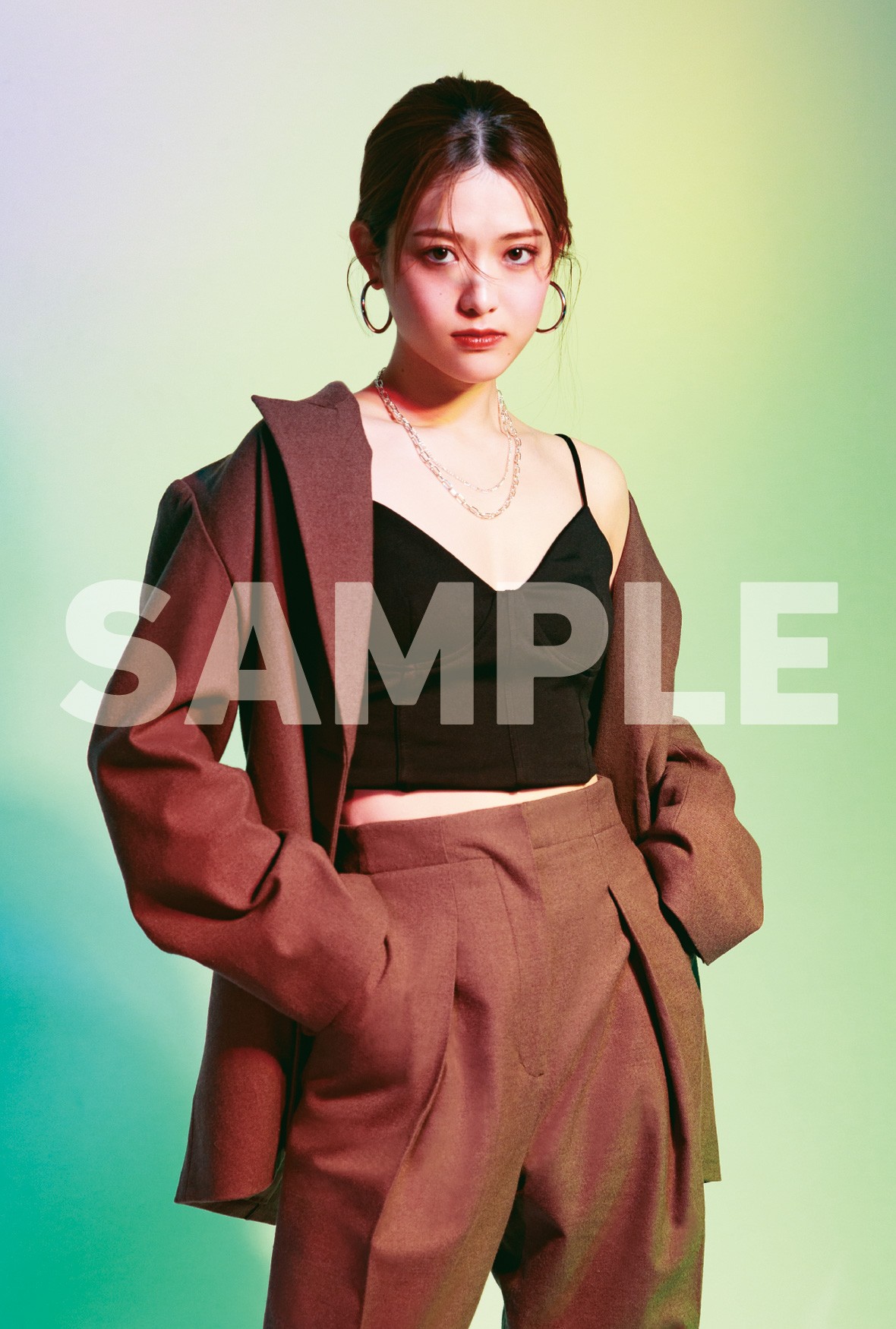 松村沙友理、初ソロカレンダー特典画像が公開 裏面はファンに向けた