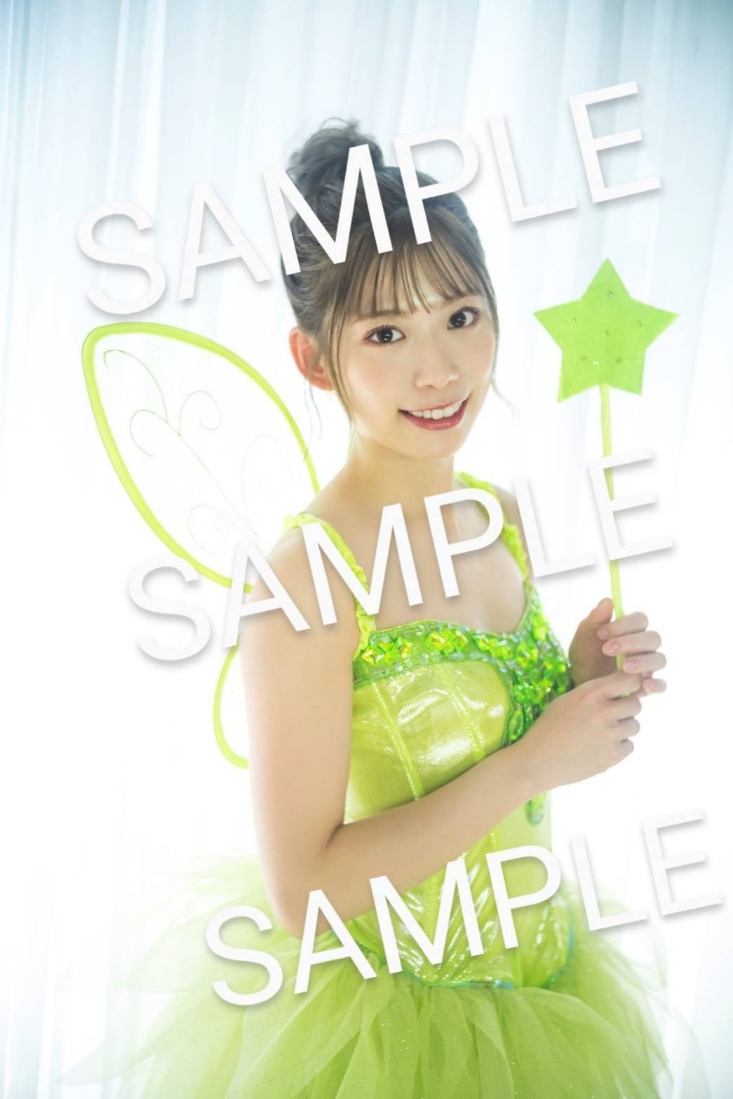 日向坂46東村芽依、特典ポストカード公開 自然体な姿からファンタジー