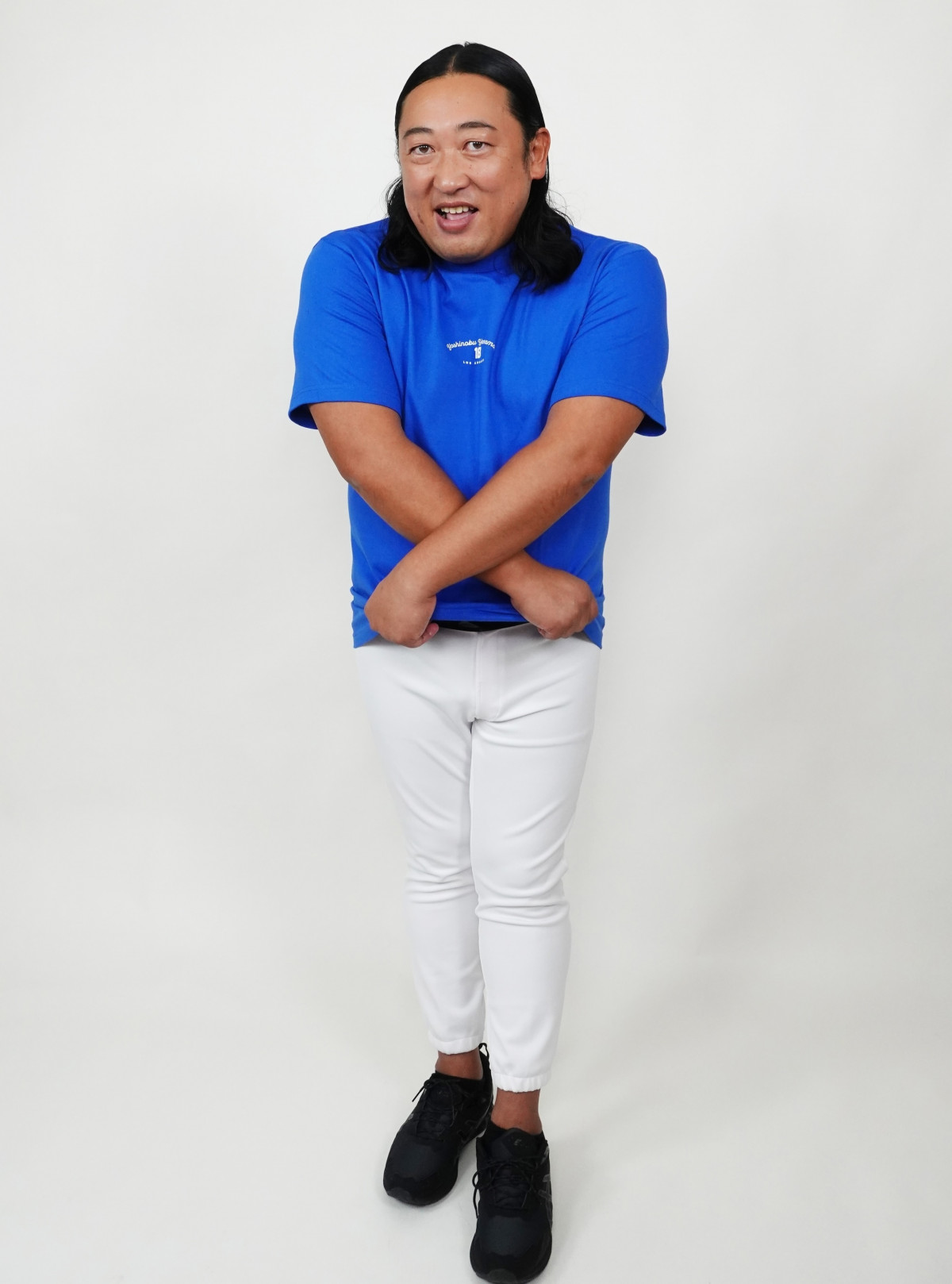 ロバート秋山、大谷翔平＆山本由伸の体モノマネTシャツを発表