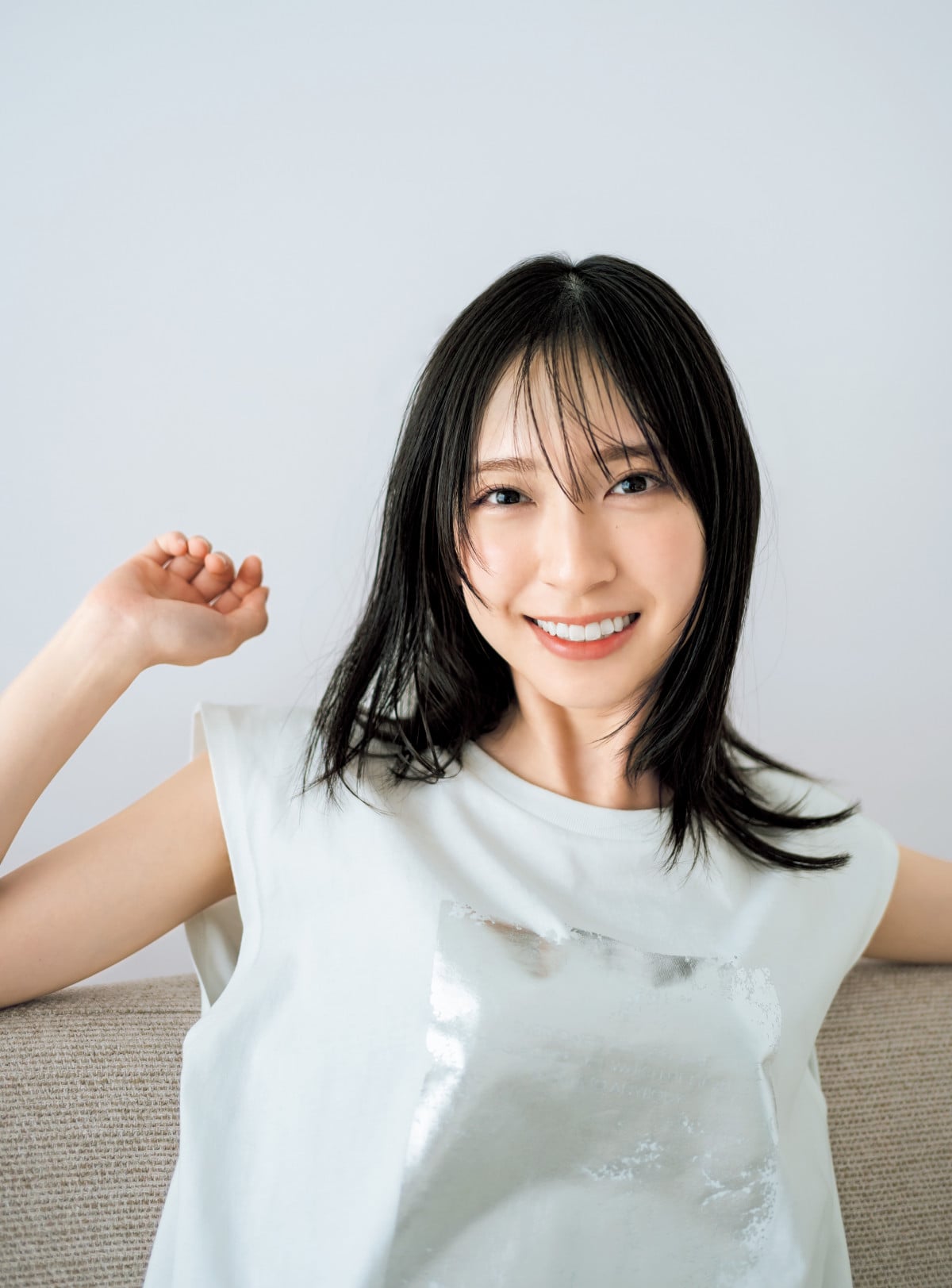 日向坂46金村美玖、輝く笑顔で圧巻グラビア 『マガジン』表紙＆巻頭に