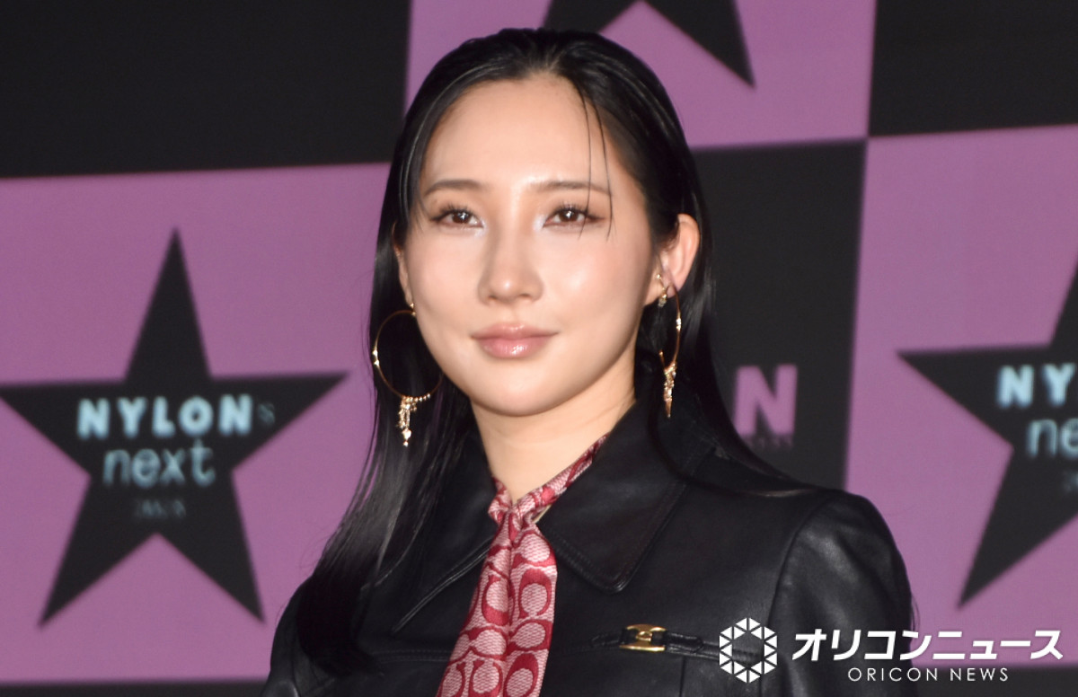 ファーストサマーウイカ、いつものハイテンションから一変 クールな