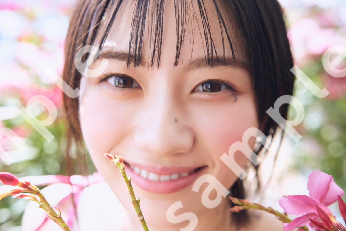 乃木坂46の5期生・川崎桜、夜の撮影で“眠そうな素の表情”特典ショット