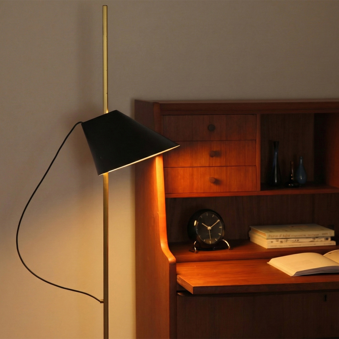 Louis Poulsen(ルイスポールセン)/Yuh（ユー） / Floor / 真鍮