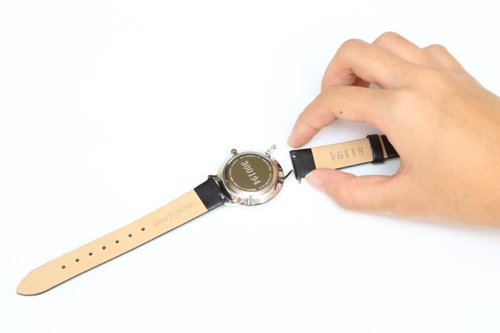 BlueBlueTokyo から約束のネバーランドの腕時計セットが”300本限定”で