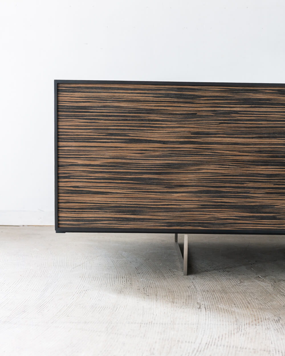 現品SALE］SHOW TIME TVボード 1800 エボニー 黒壇突板 / PUクリア塗装