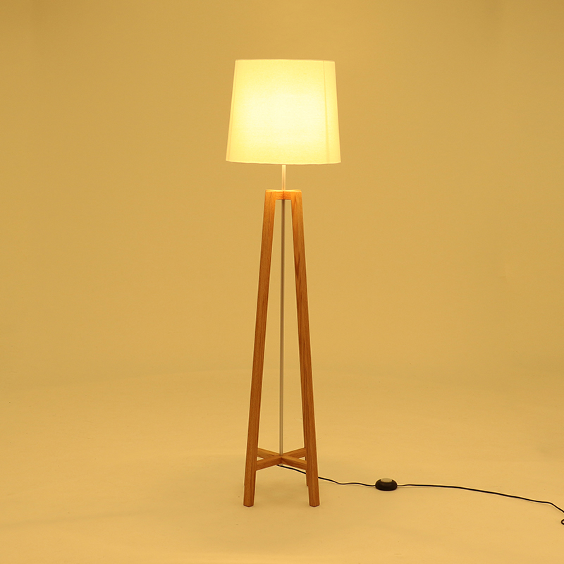 コンランショップ| フロアランプ CROSS FLOOR LIGHT STAND NATURAL