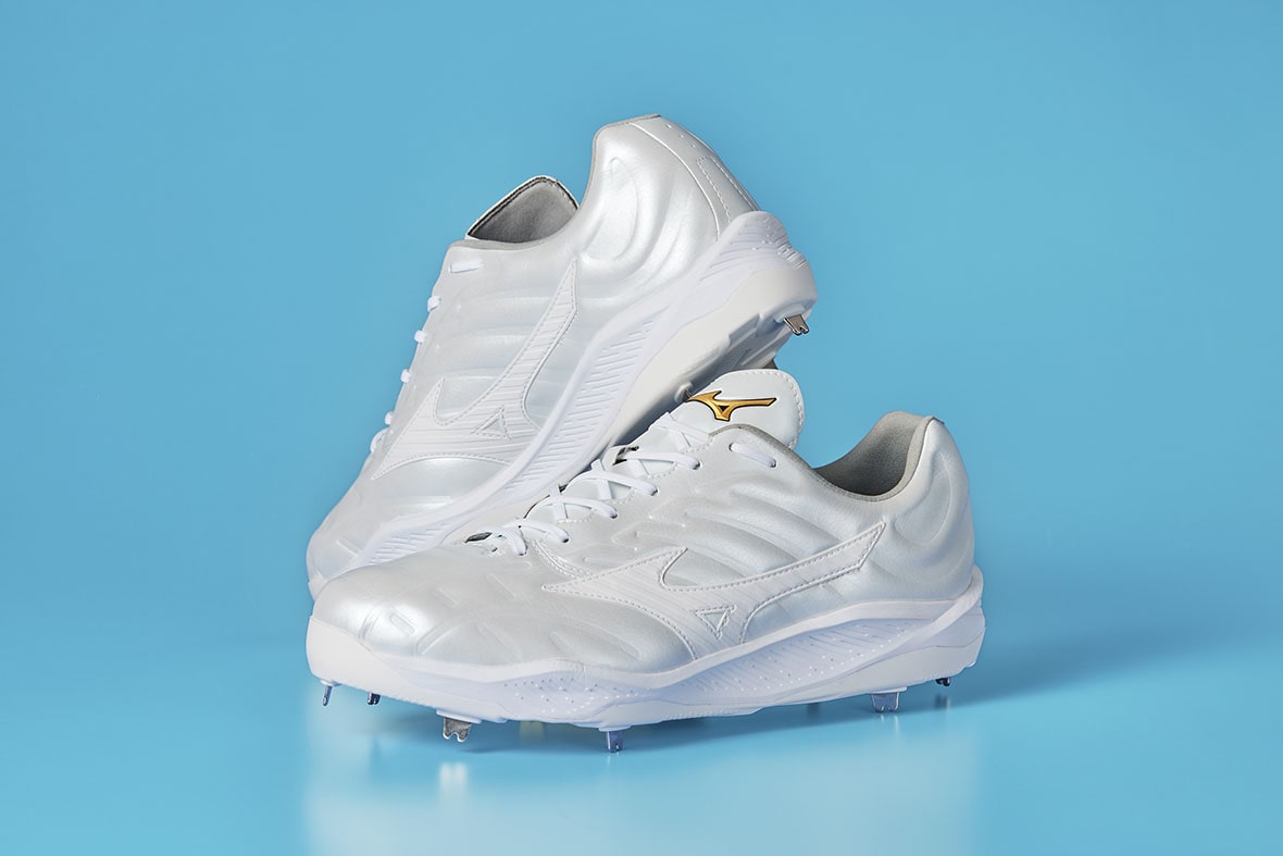 プロ選手も認めた野球スパイク「CUSHIONREVO PRO」発売｜ミズノ株式会社