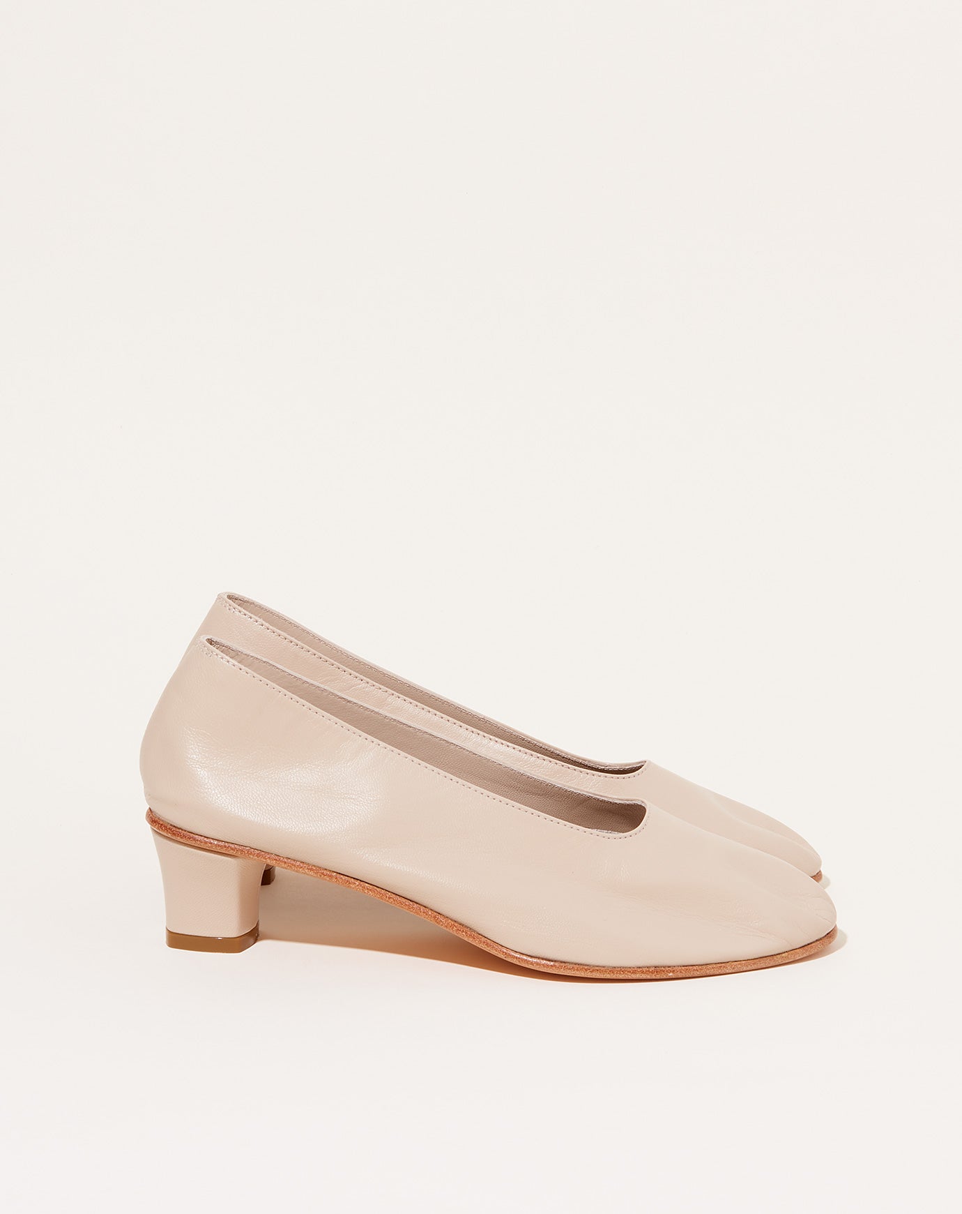 High Glove in Sand | Martiniano | Covet + Lou | Covet + Lou