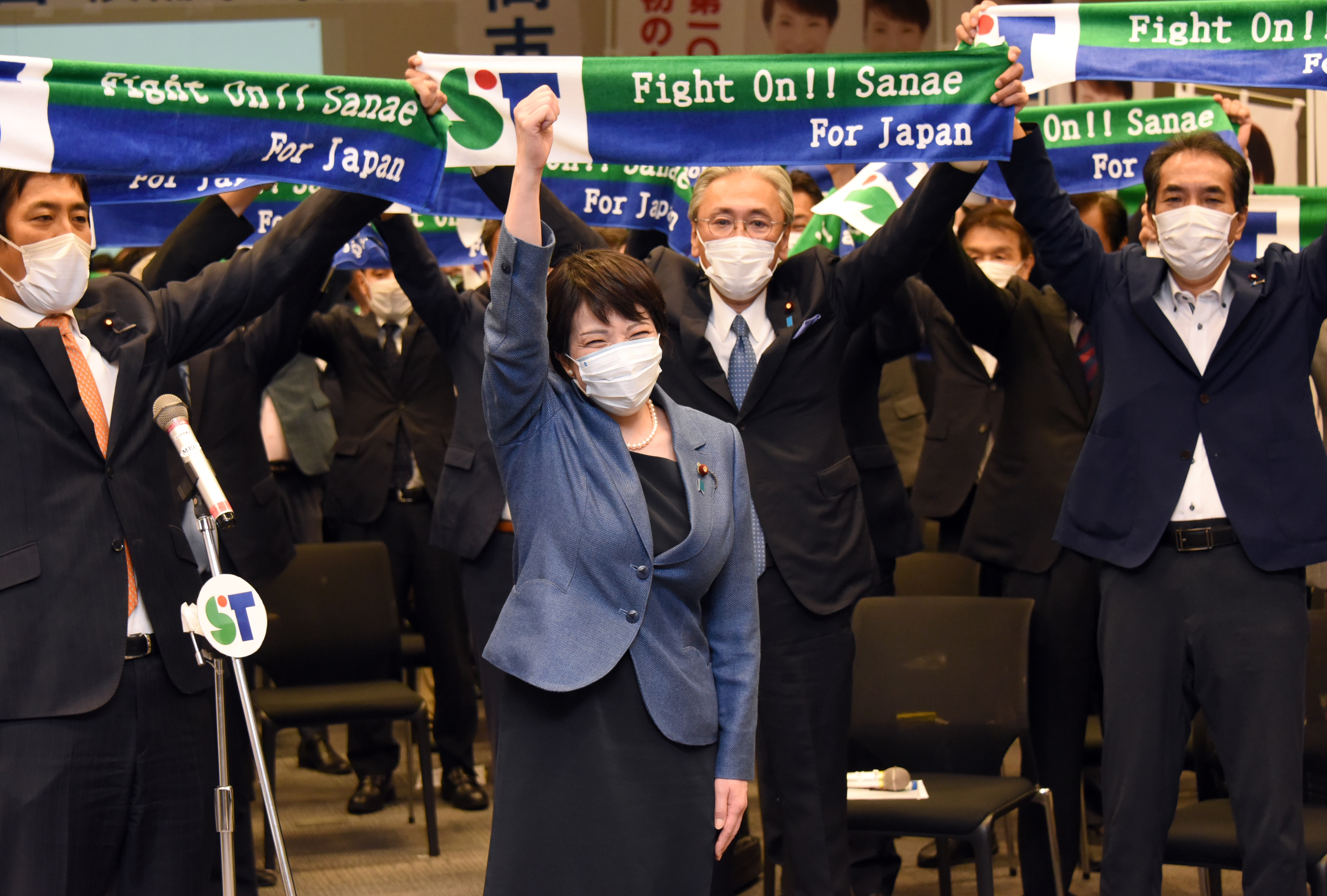 総裁選ドキュメント】「サナエタオル」が人気 高市陣営の期待高まる