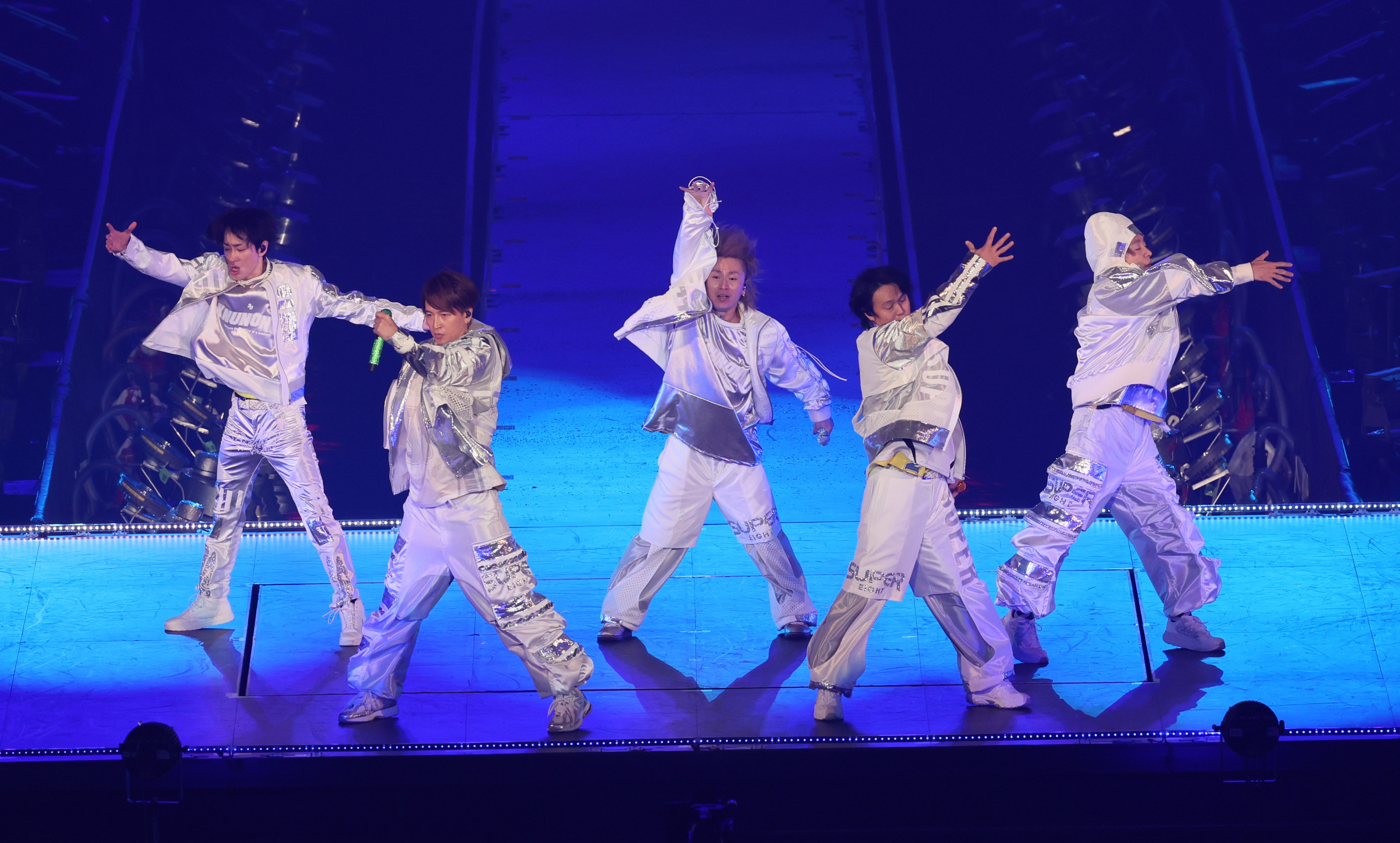 SUPER EIGHT、ファンと幾多の困難乗り越え…デビュー20周年記念「超DOME