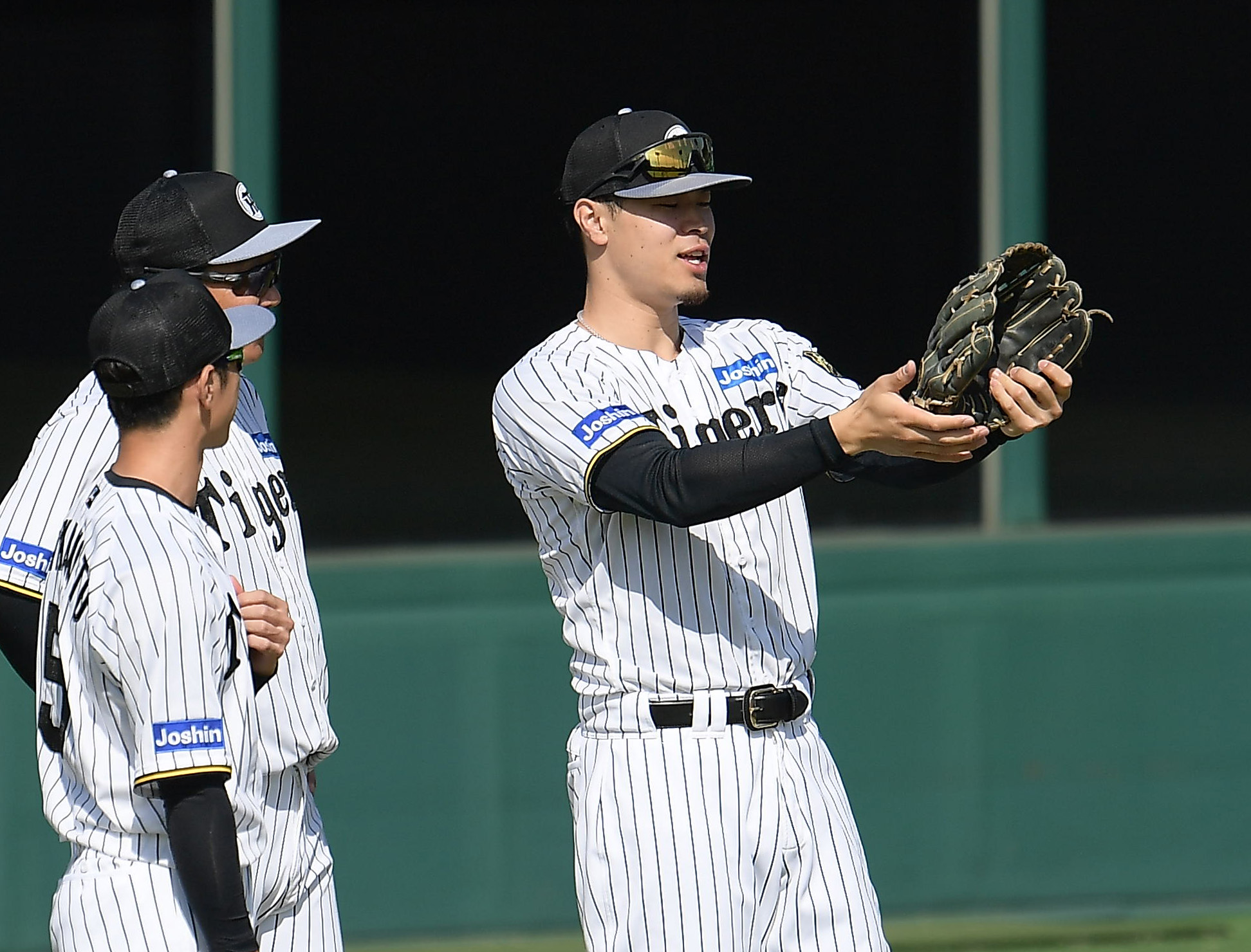 阪神・佐藤輝明は侍入り見送り コンディショニング面を考慮か - サンスポ