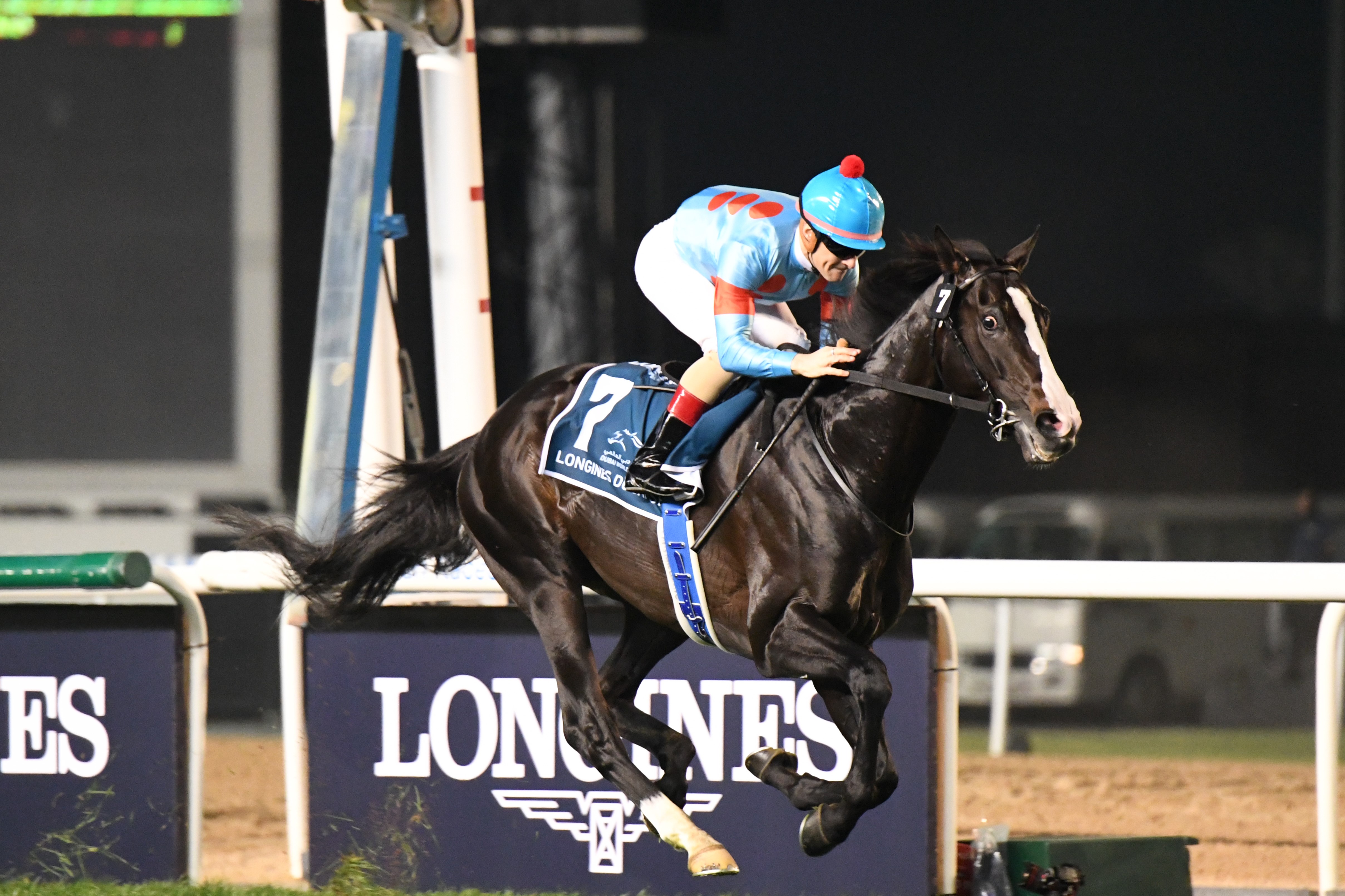 ドバイシーマC】イクイノックスが圧巻の逃げ切りで世界制圧