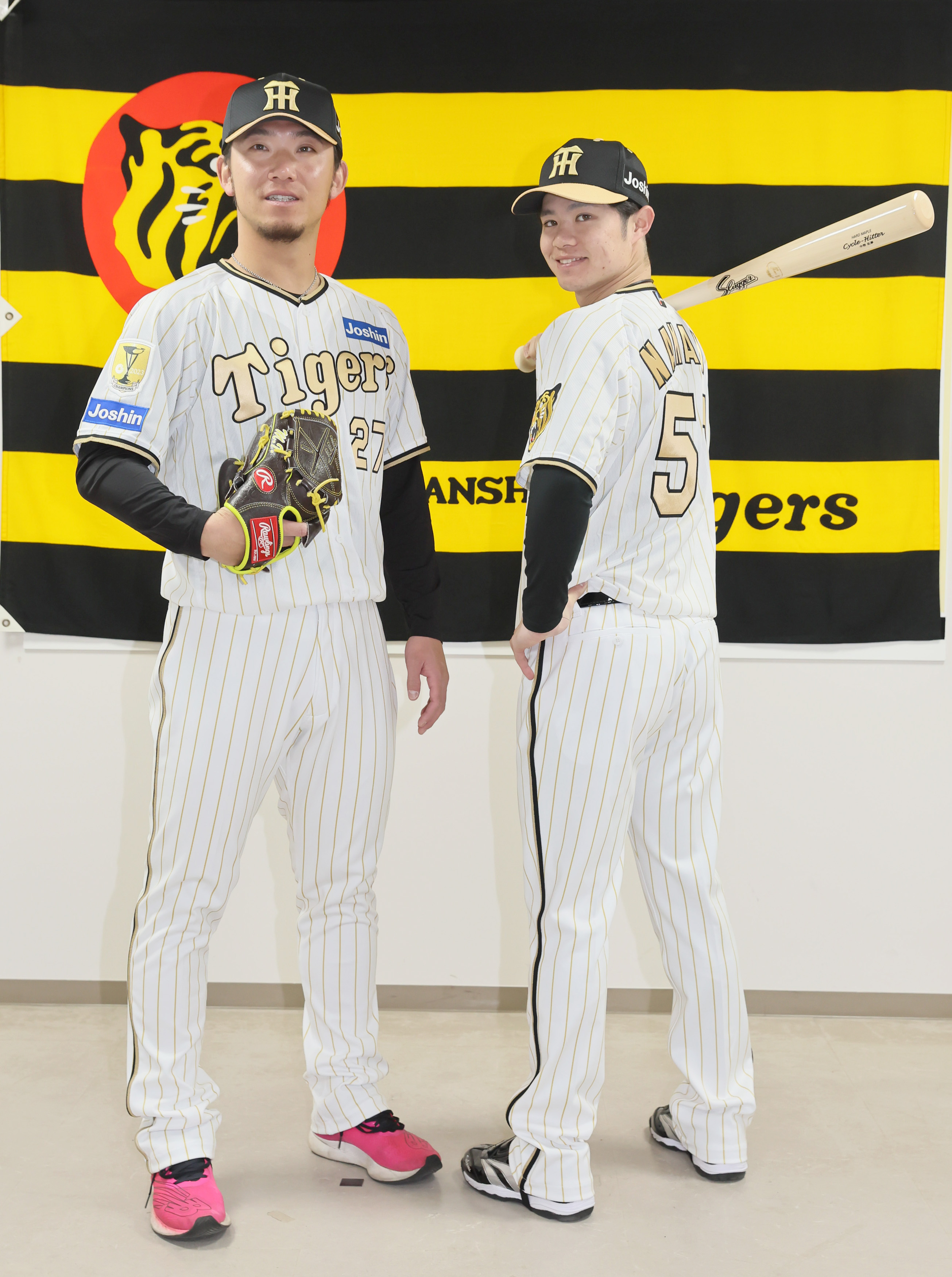 阪神「金」チャンピオンユニホーム発表！伊藤将司「ゴールデングラブ賞