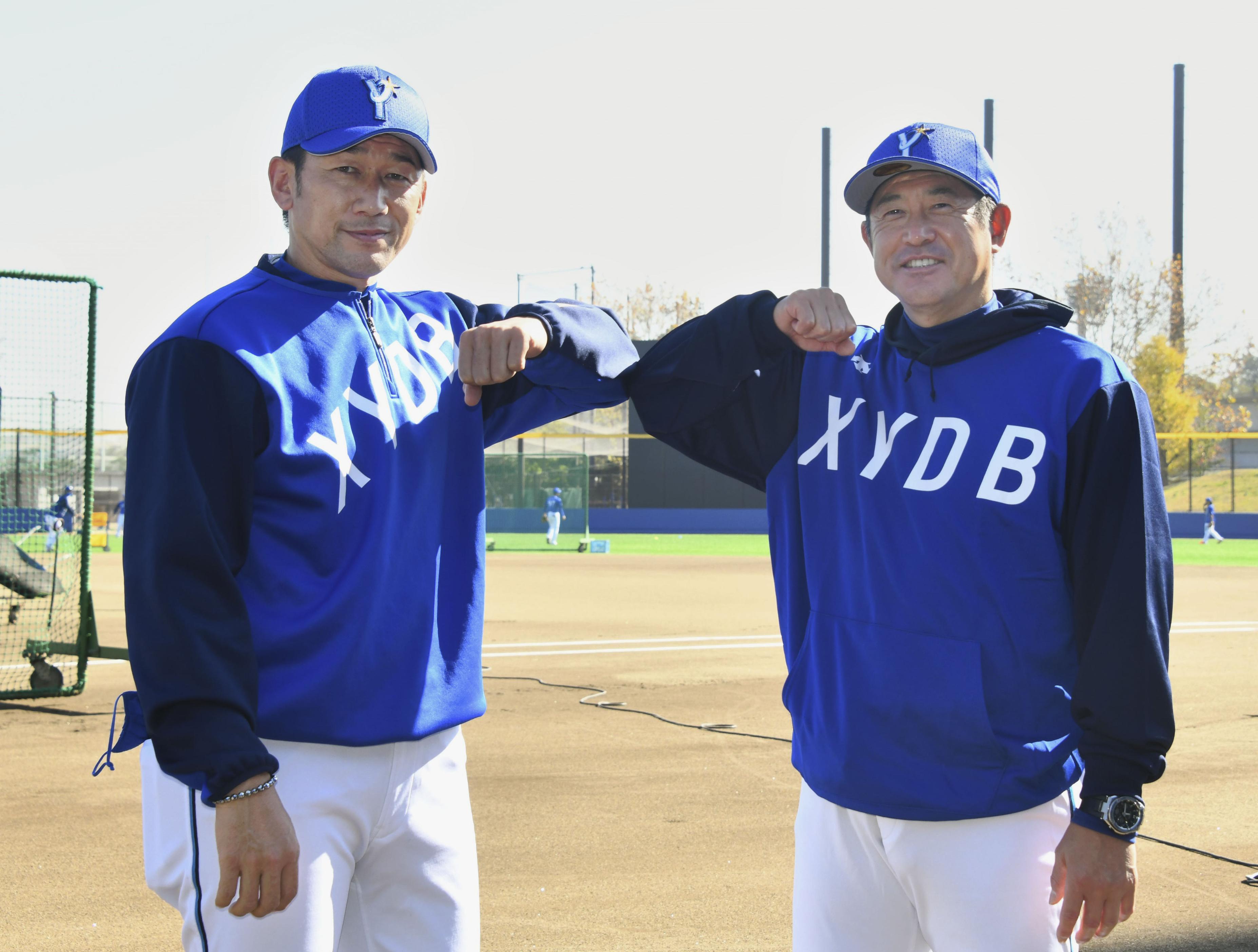 石井琢朗氏、13年ぶりDeNAブルー「年齢的にここが最後…」 来季