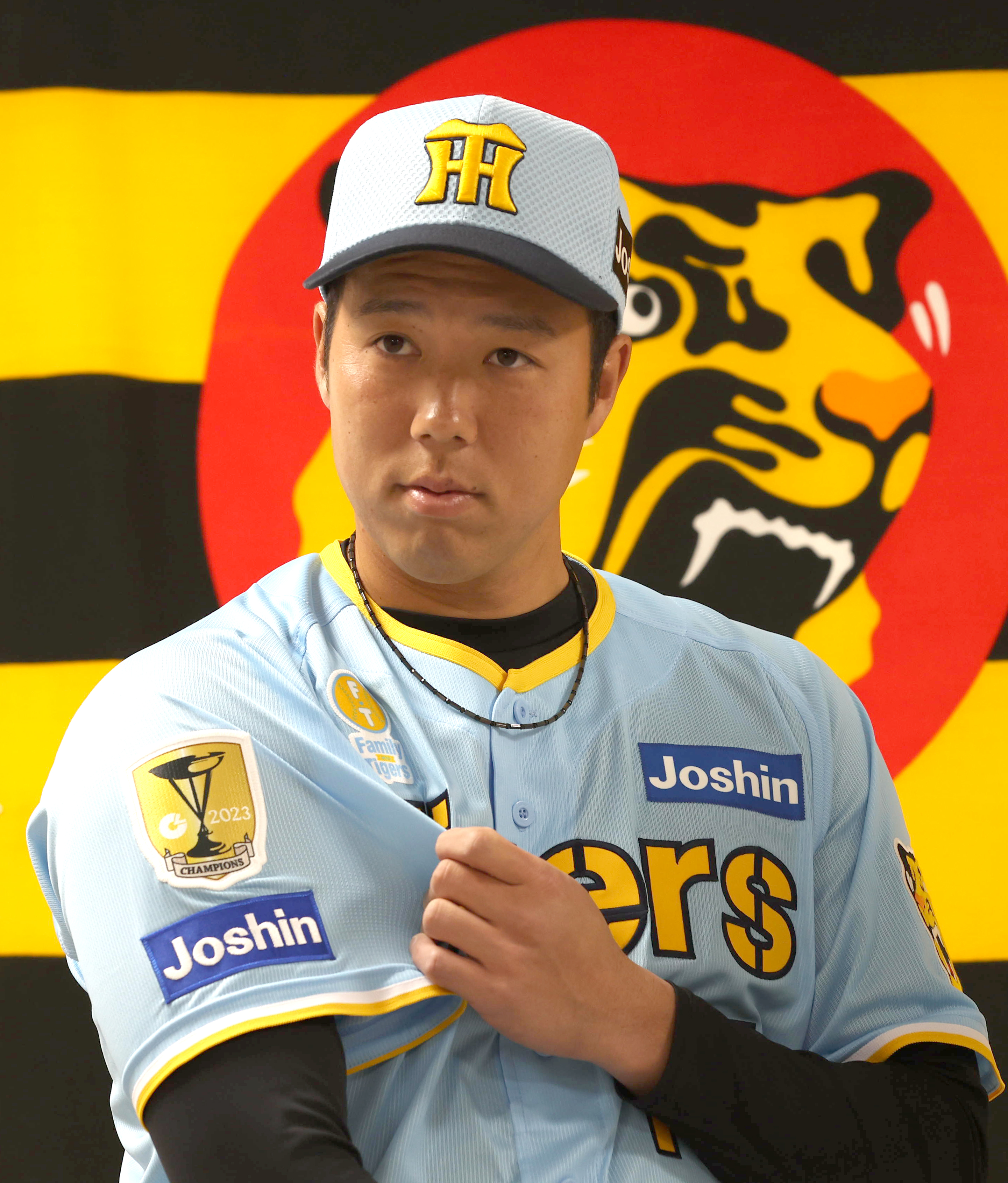 阪神が家族を「水色」で表現 今季の限定ユニホームを発表 湯浅京己は