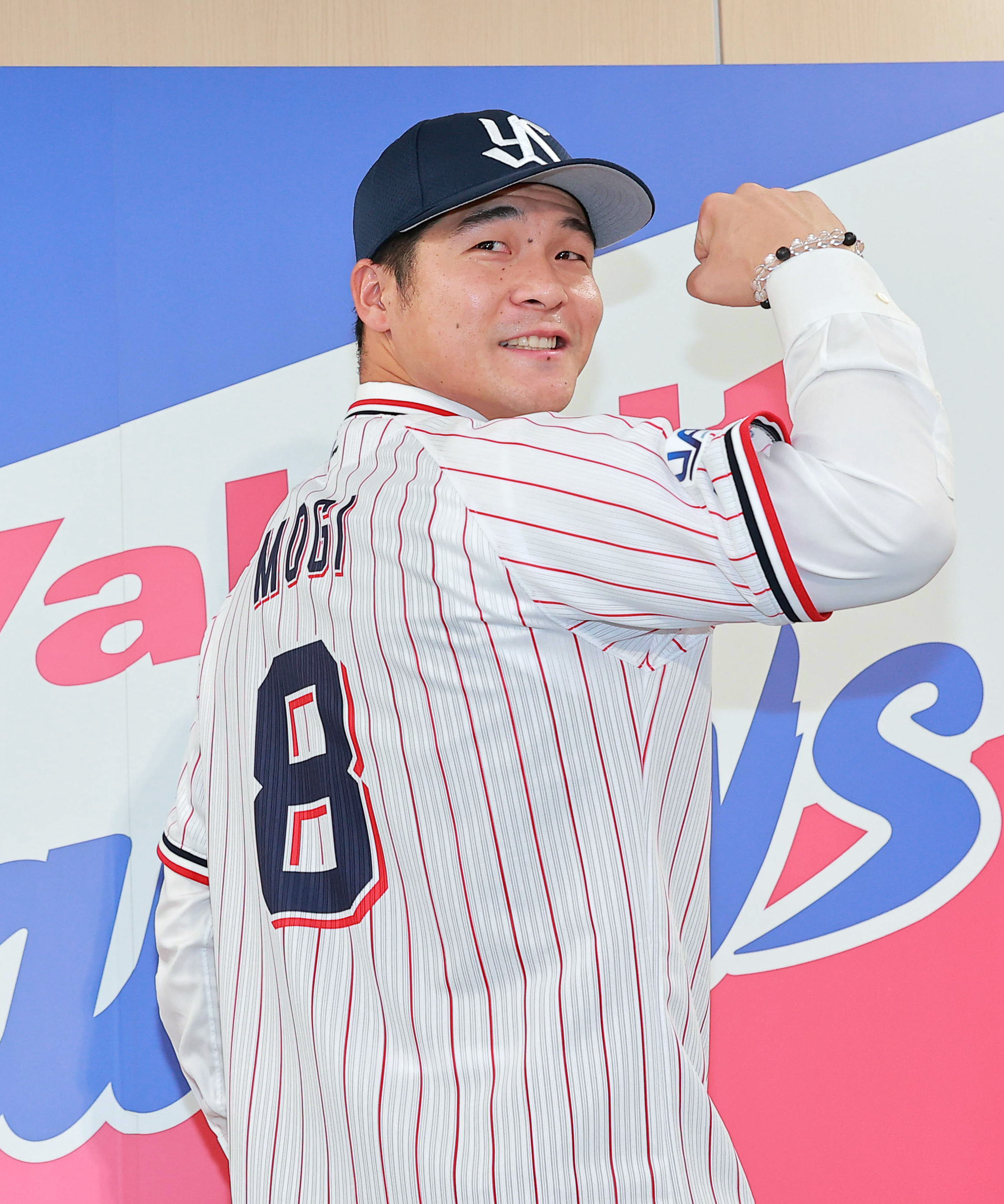 ヤクルト・茂木栄五郎、内野スタメン〝茂木取る〟 入団会見で背番号「8