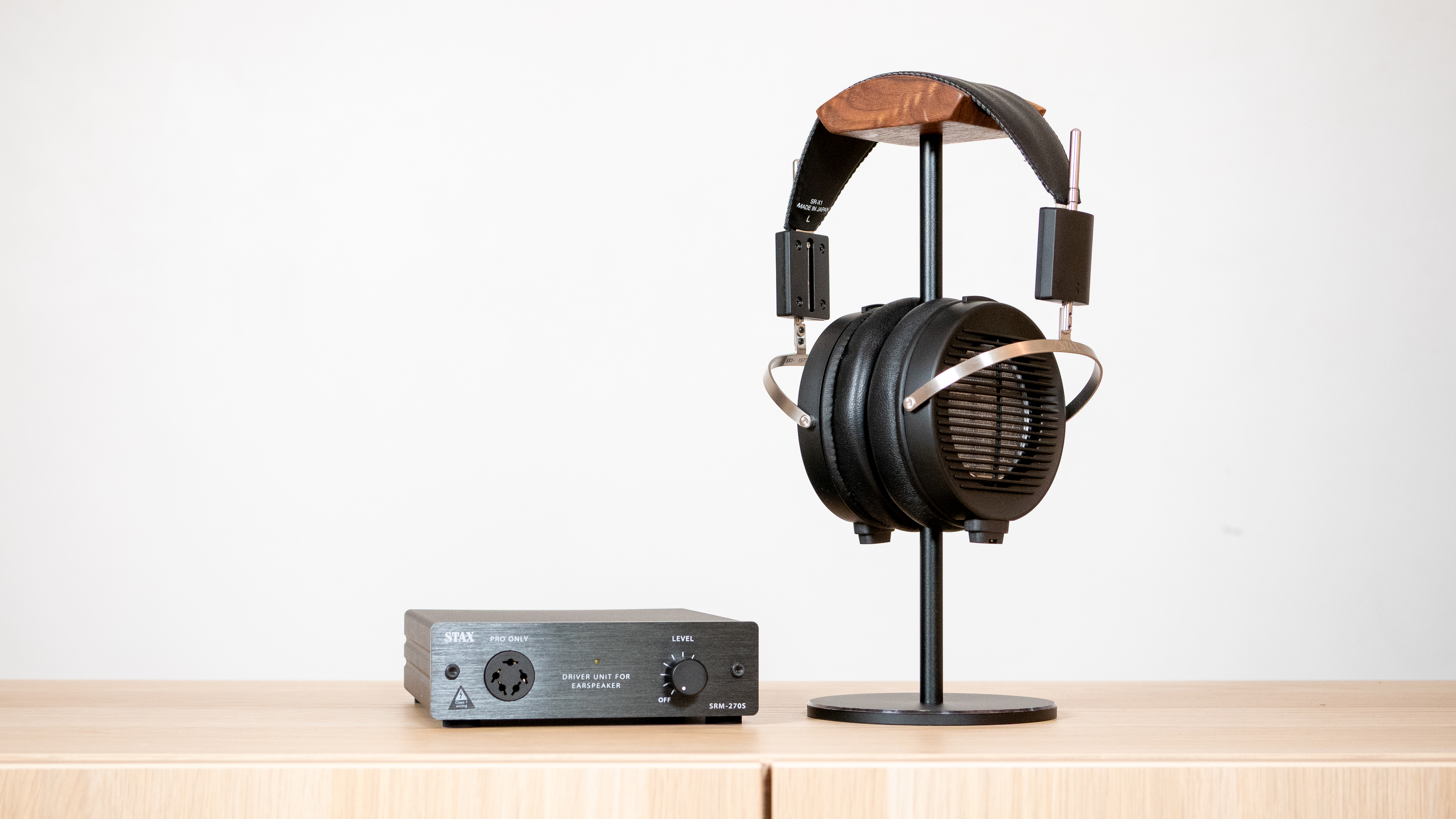 STAX SRS-X1000: An Elegant and Delicate Electrostatic Headphone