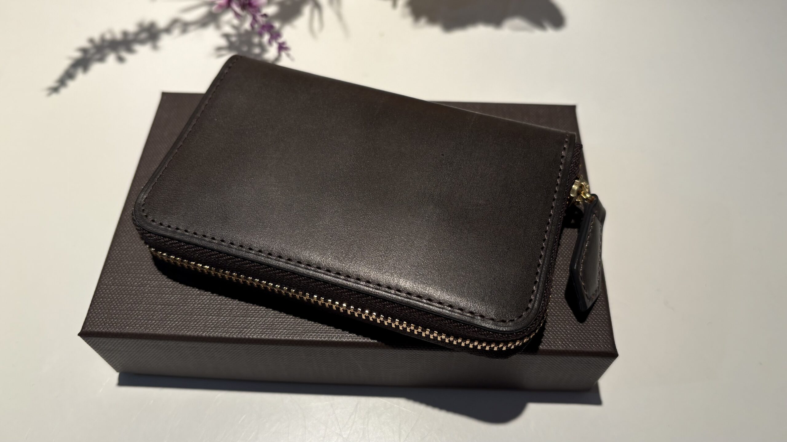 ココマイスター オークバークパッチウェイ ブラックリーフは黒くない