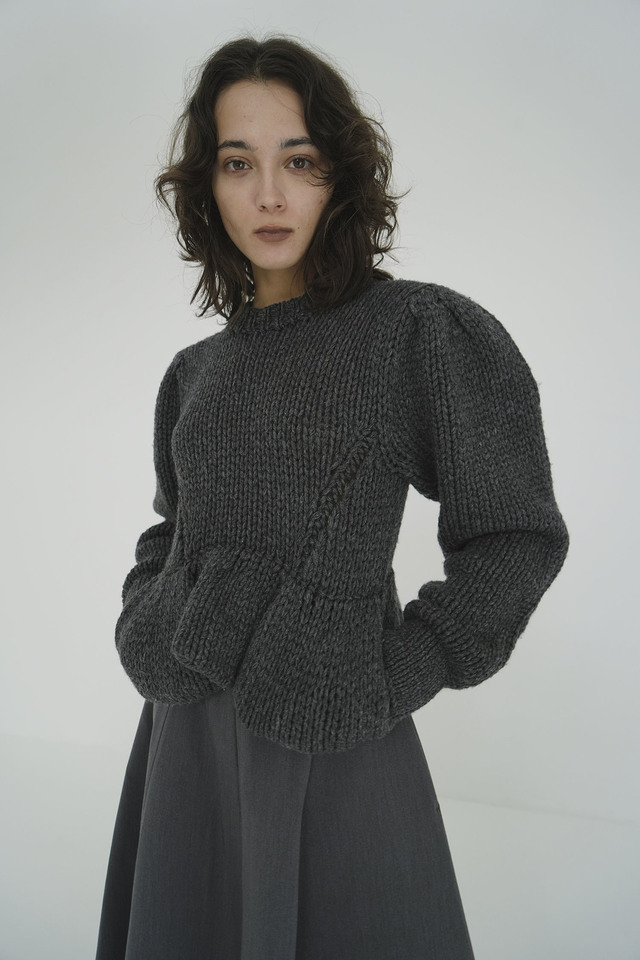 11月4日(火)発売アイテムのご紹介。職人の手編みによって丁寧に仕立て