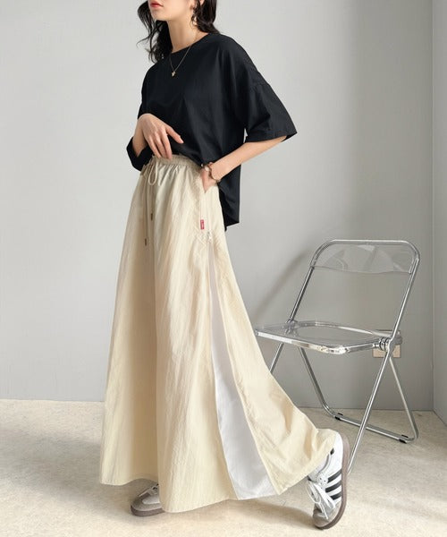 Javaジャバコラボ》軽やかに表情変える大人スポーティー。サイドジップ