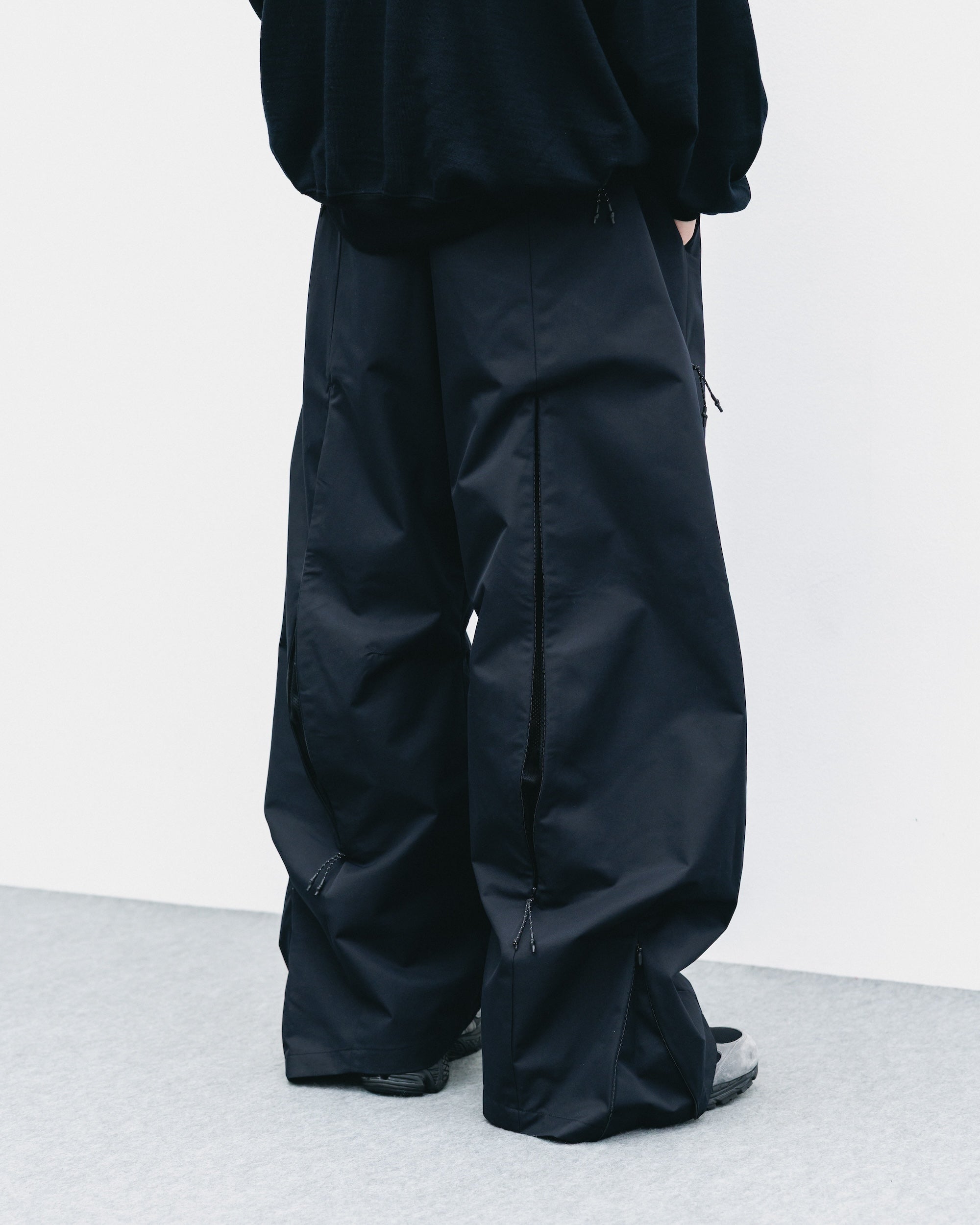 phenix WINDSTOPPER® by GORE-TEX LABS TWILL CITY BARREL LEG PANTS (BLA