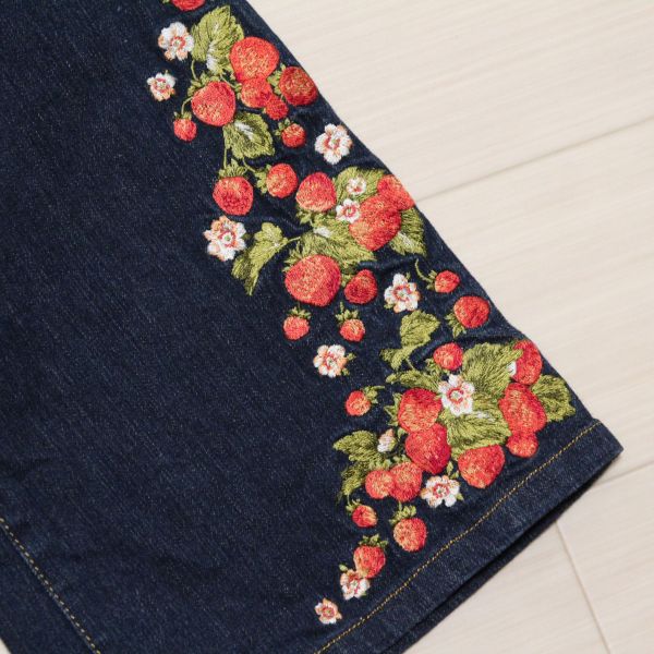 紺苺刺繍デニムパンツ【M】 - ピンクハウス通販｜リサイクルブティック