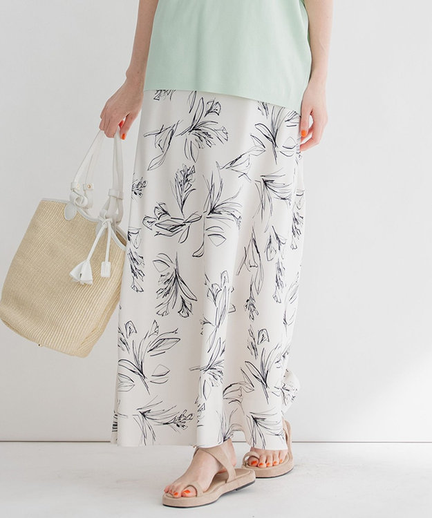 洗える】ラインフラワープリント Iライン スカート / 23区