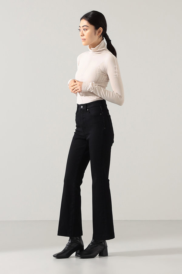 チャコットのデニムに新型が登場！ーBallet Denim Smart Flareー