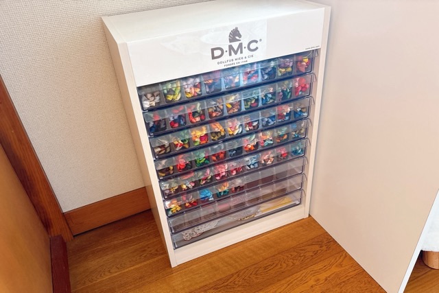 DMCマルチディスプレイ【25番刺繍糸全色セット＆収納ケース】 | クロス