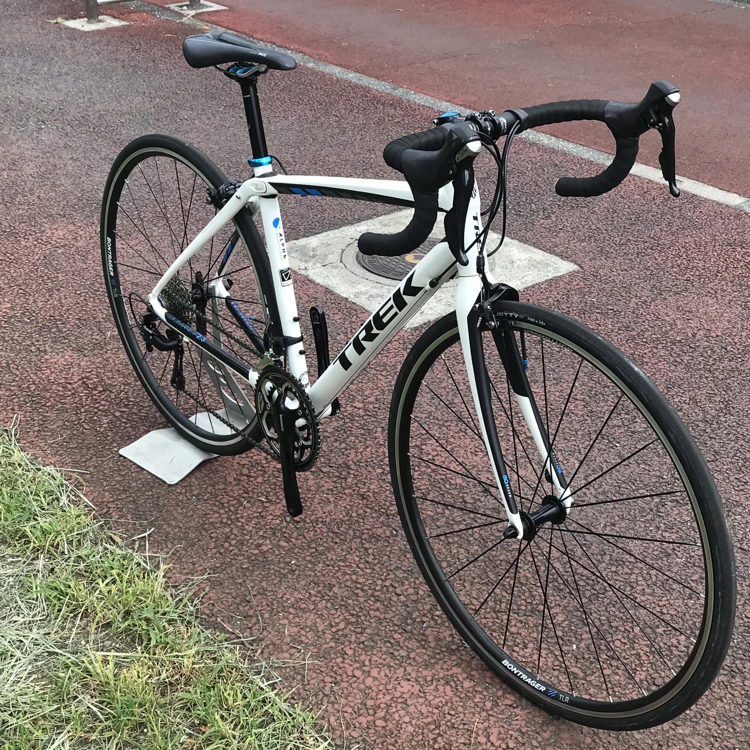 価格を抑えてロードバイクを始めたい方！リユースロードバイク TREK