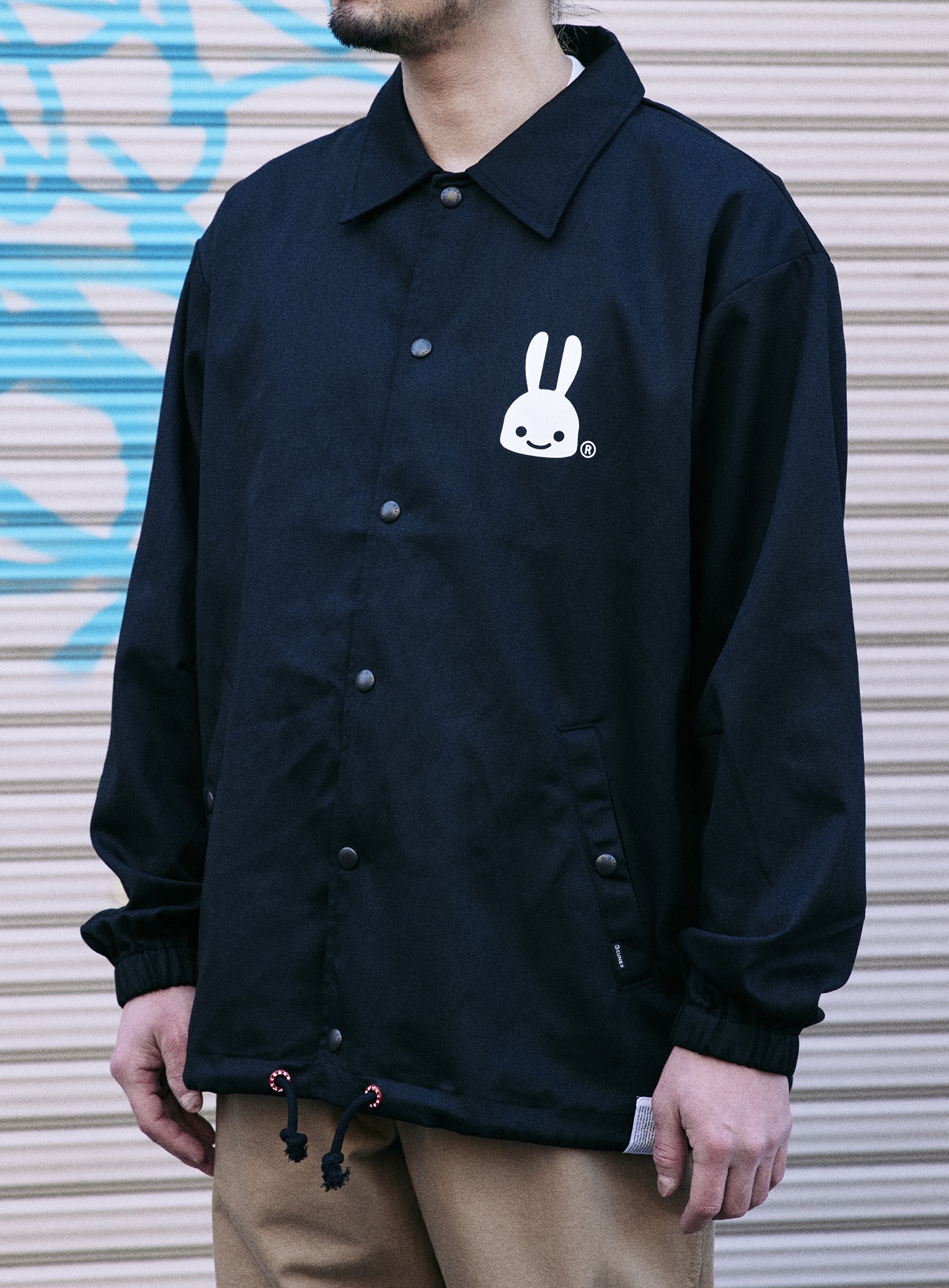 30th ANNIV ツイルコーチジャケット 野原ひろし｜ウサギがいる｜CUNE