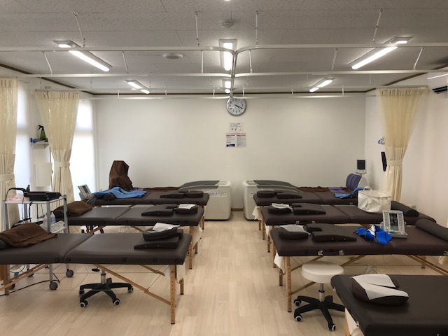 施工例]整骨院のロールスクリーン | カーテン・カーペット マーサ 福岡