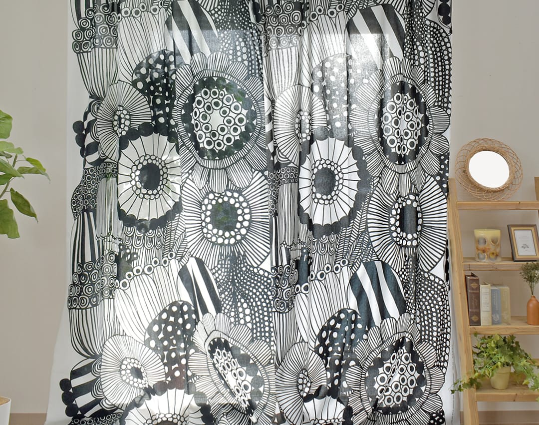 MARIMEKKO KURJENPOLVI グレー (廃番の生地)花柄 カーテン MARIMEKKO
