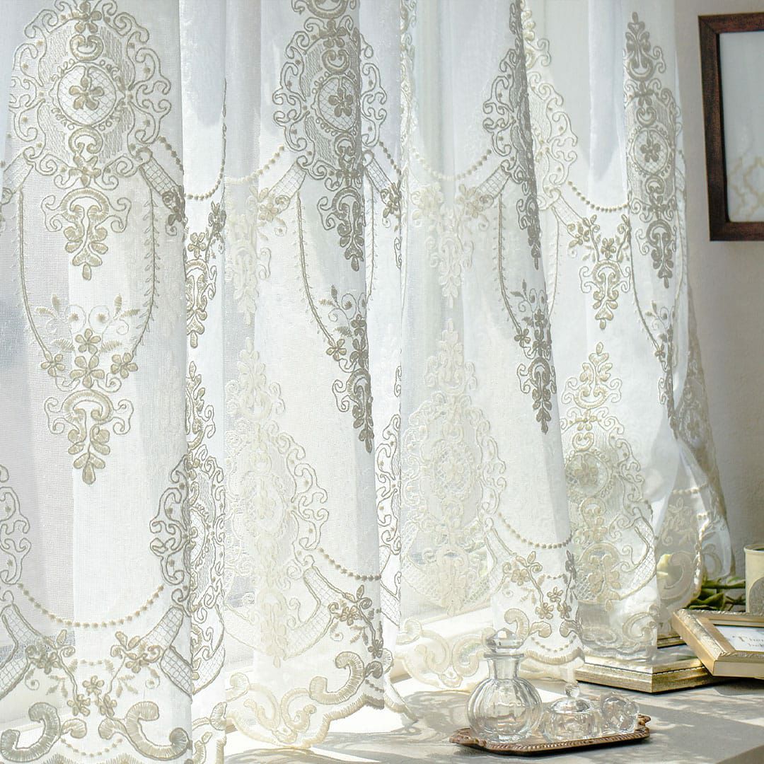 オーナメントモチーフの刺繍が美しいトルコレースカフェカーテン