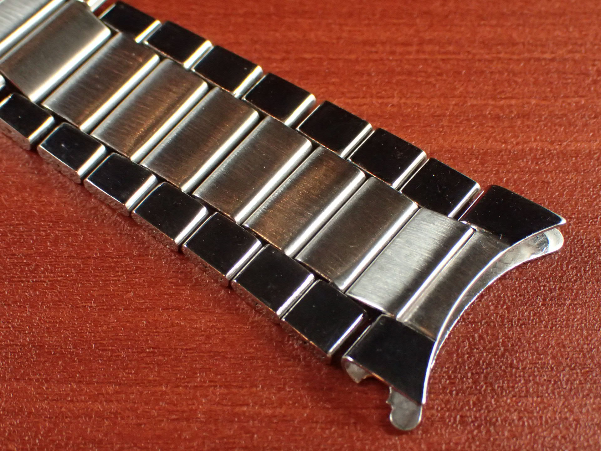 オメガ スピードマスター キャタピラブレス 20mm Ref:1039 1969年製