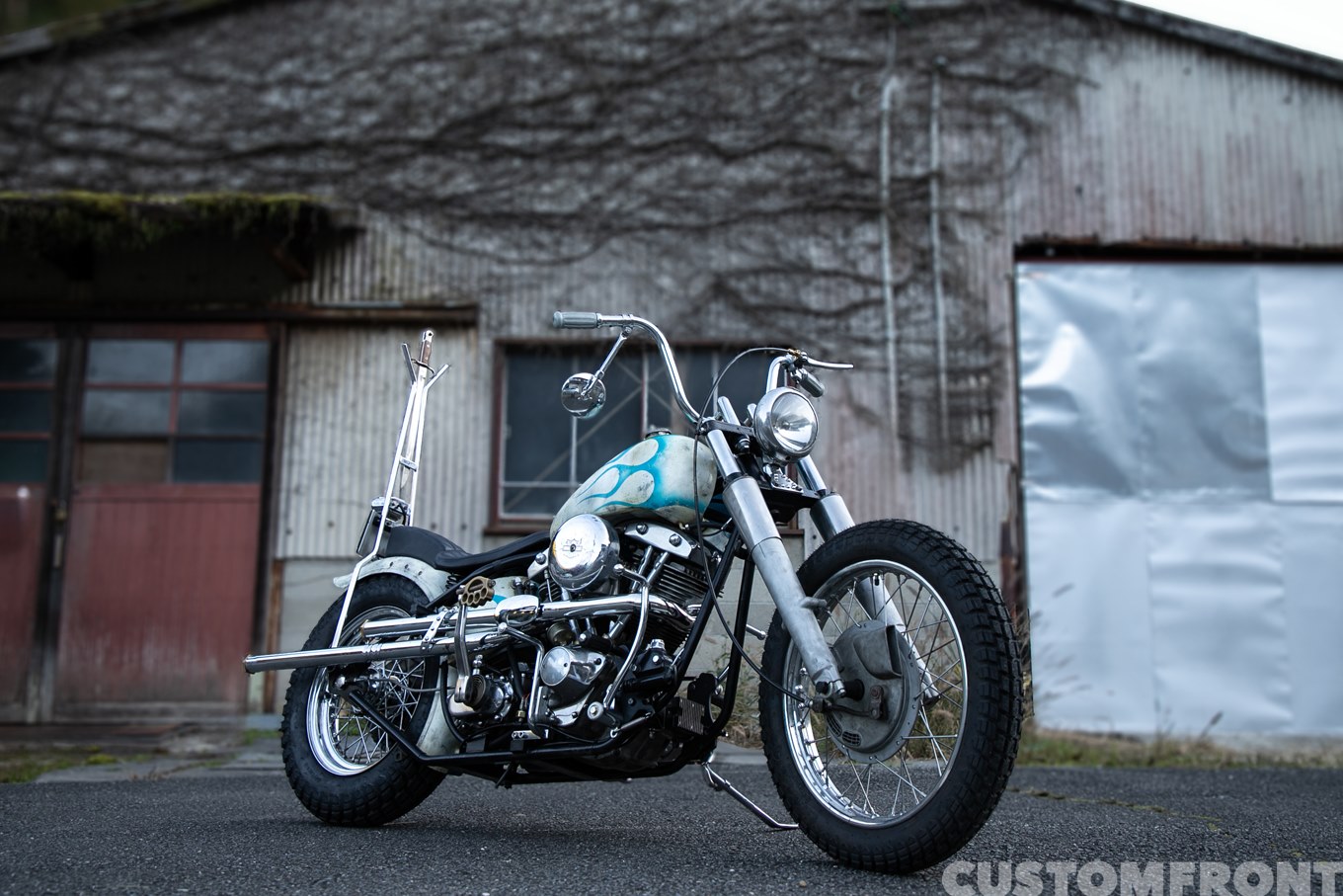 TINY OLD MANのハーレー ショベルヘッドボバー エイジングチョッパー