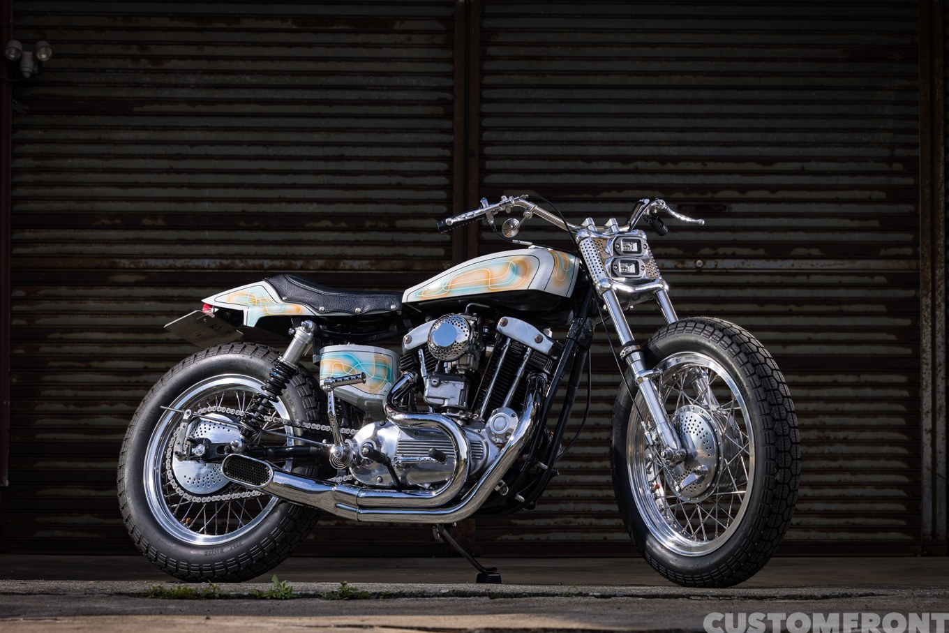 ローカルサイクルスのハーレー アイアンスポーツXLCHのXR750トラッカー