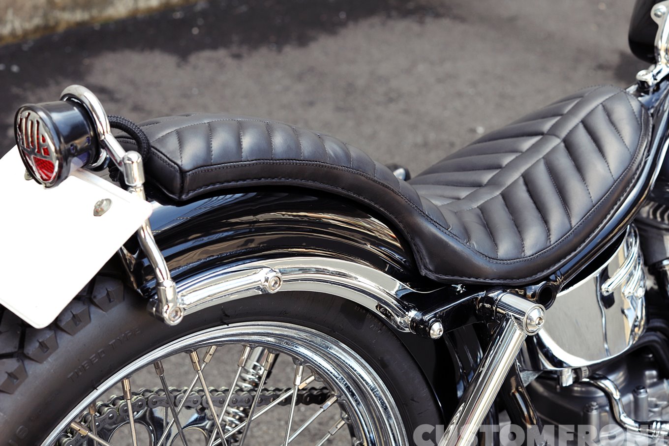 ハーレー ショベルヘッド4速フレームのカスタムバイク FLH 1980年