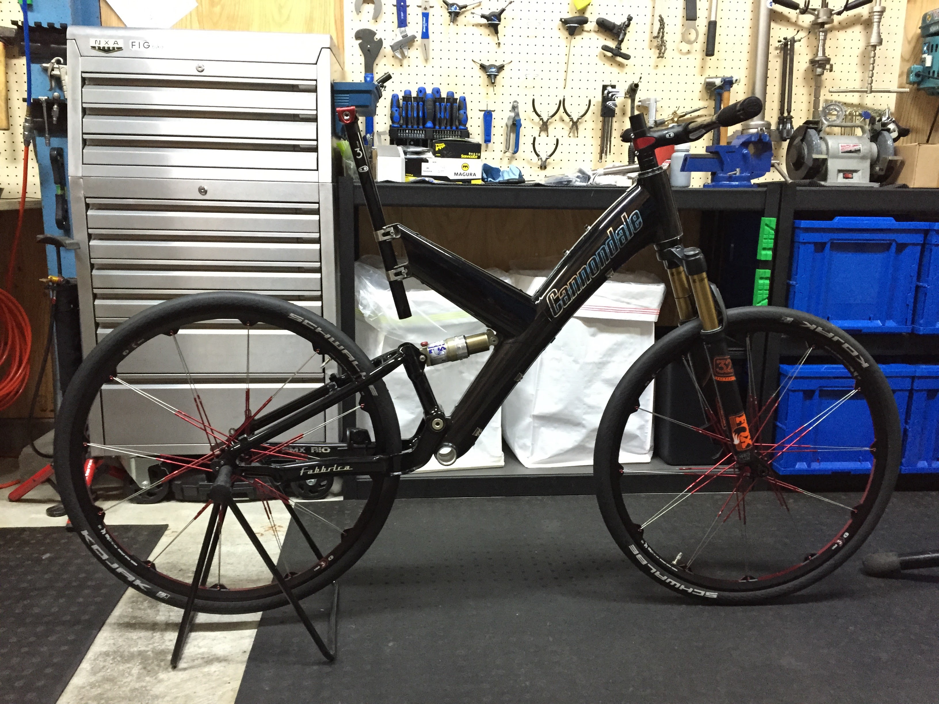 Cannondale Super V RAVEN | TAS CYCLE – タスサイクル