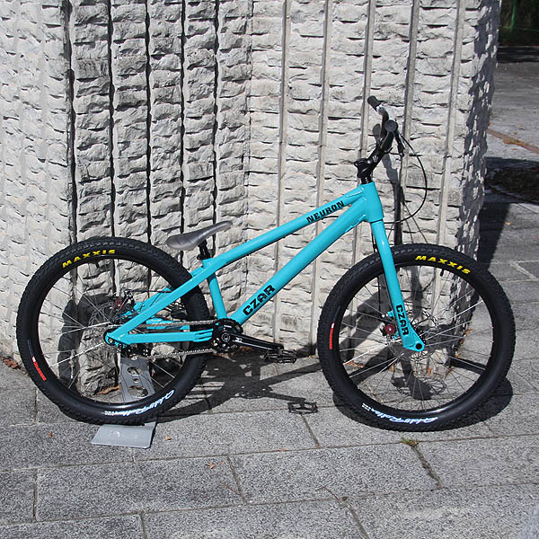 C-zar NEURON 24in 詳細 - まめつぶ.サイクル