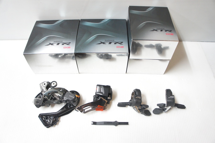 シマノ SHIMANO アルテグラ ULTEGRA ST-R8020 2×11速 FD-R8000 直付け