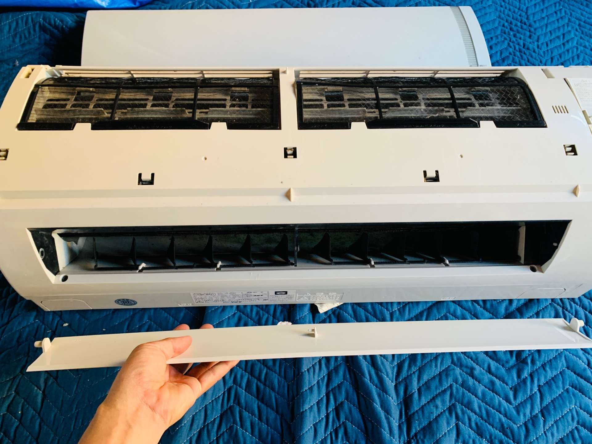 コロナのルームエアコンの分解方法 | ずっと安心して使っていただける