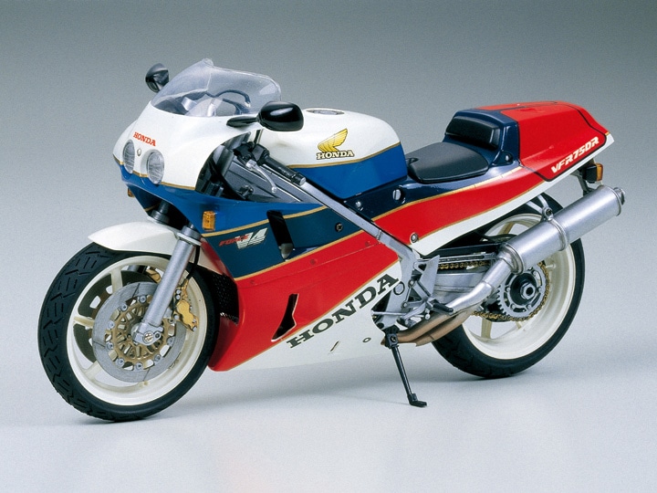 タミヤ 1/12 オートバイシリーズ Honda VFR750R | タミヤ