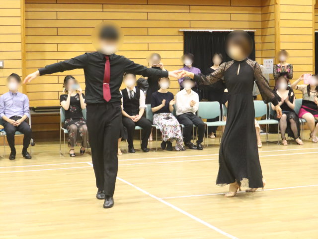 トライアルダンスの衣装について（社交ダンスの衣装）