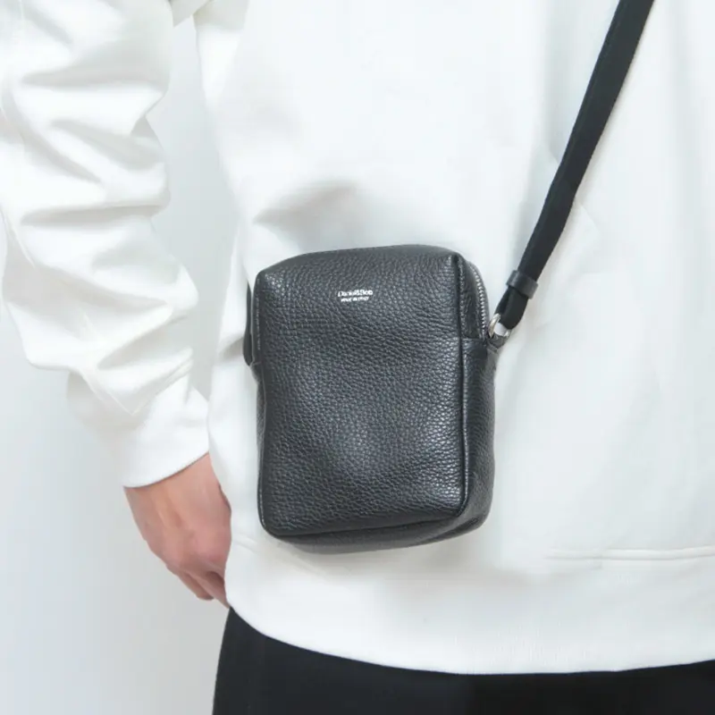 ダニエルアンドボブのシュリンクレザー ミニショルダーバッグ DADO